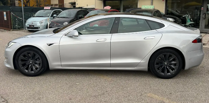 Left hand drive TESLA MODEL S 75 D